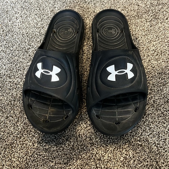 Under armour slides - Picture 2 of 8